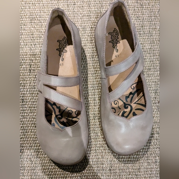 Taupe Leather Shoes- comfort shoe brand , orthotic friendly, made in Europe - Picture 4 of 5